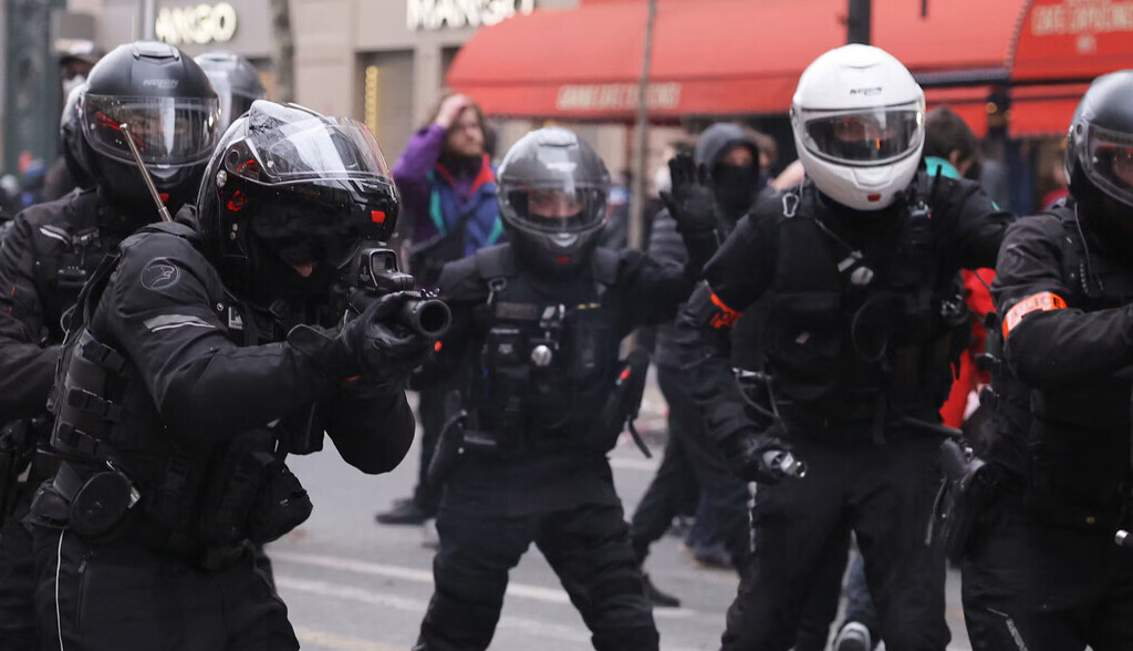 Granadas lacrimógenas, LBD, Flash-Ball: ¿una doctrina de Estado al servicio de la violencia legal?