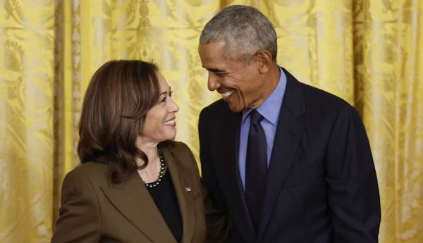 Opponents of the presidential bids of both Kamala Harris and Barack Obama falsely asserted they weren’t legally qualified to be president. Chip Somodevilla/Getty Images