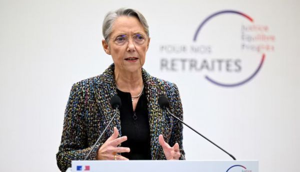 Elisabeth Borne présente le plan du gouvernement pour une réforme des retraites, à Paris, le 10 janvier 2023. Le gouvernement français a annoncé des propositions de relèvement de l'âge de la retraite et de refonte du système de retraite dans une réforme potentiellement explosive. Bertrand Guay/AFP