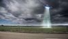Banyak orang yang mengatakan bahwa mereka telah melihat UFO adalah pejalan kaki anjing atau perokok. Aaron Foster/THeImage Bank/Getty Images