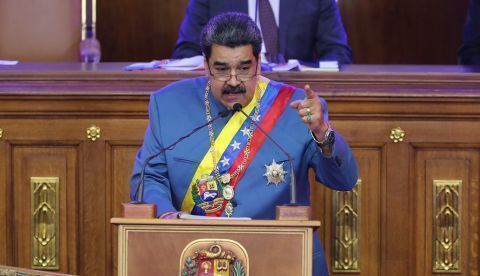 El presidente de Venezuela, Nicolás Maduro, ofrece un discurso ante el Parlamento en Caracas (Venezuela).