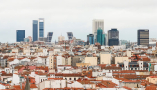 Vista panorámica de la ciudad de Madrid en un día nublado desde una azotea. Sonia Bonet / Shutterstock.com