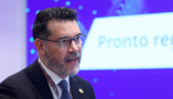 El director ejecutivo de la Secretaría de Integración Económica de Centroamérica (SIECA), Mario Salazar, habla durante una entrevista con EFE este viernes, en Ciudad de Panamá (Panamá). Desde 2013 "se ha tenido un aprovechamiento importante" del acuerdo y la UE "es el segundo socio como destino de exportaciones de Centroamérica con el 12 %". "Son exportaciones cada vez más especializadas: materiales médicos, ortopédicos, etcétera, aparte del banano, el café, el aceite de palma, que siempre son productos atractivos para" Europa, dijo Salazar. EFE/ Carlos Lemos