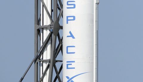 Vista del cohete Falcon 9 en Cabo Cañaveral (Florida, EE.UU). EFE/Erik S. Lesser/Archivo