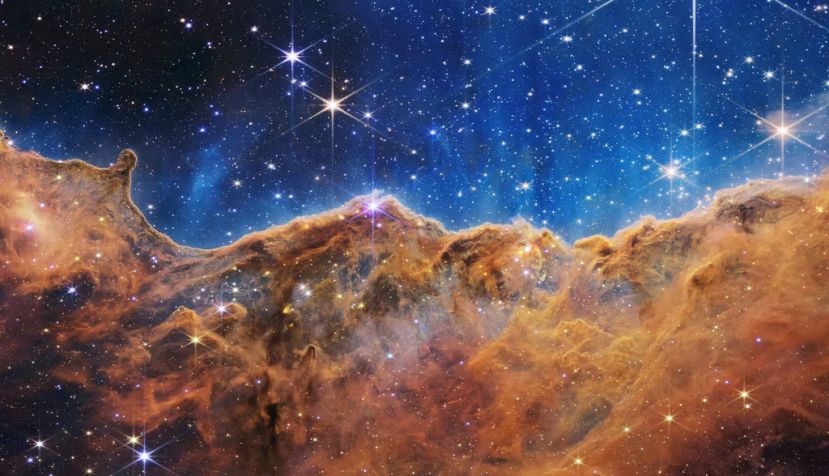 El Telescopio James Webb ha observado estrellas en su primeras y rápida etapa de formación, en la nebulosa Carina. Para una estrella individual, este período solo dura entre 50.000 y 100.000 años. NASA, ESA, CSA y STScI