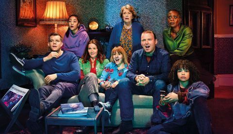 Fotograma de "Years and Years", la impactante serie que predice un futuro no tan lejano.