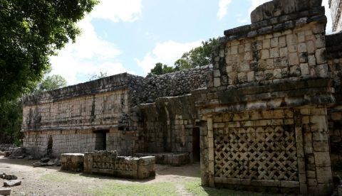 Expertos descubren la tumba maya de un personaje de élite en el sureste de México