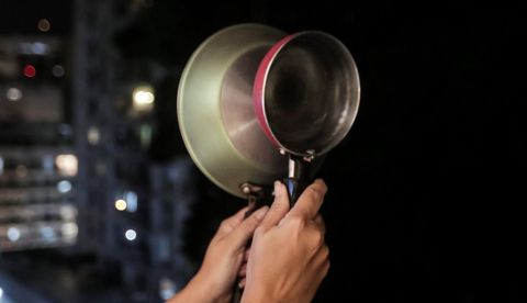 Cacerolazo en Brasil por la situación de Manaos y el retraso de vacunas.