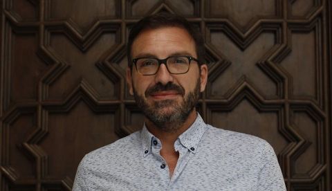 El investigador mallorquín del Instituto Pasteur de París de Francia, Luis Quintana-Murci, posa durante la entrevista con Efe. EFE