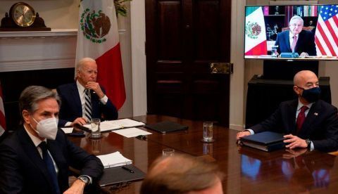 Varios miembros del gabinete de Biden estuvieron en la llamada.