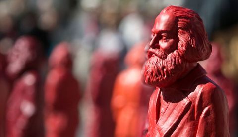 Foto de la exposición "Icono de Karl Marx" en 2013, en la ciudad natal de Marx, Trier, en el suroeste de Alemania / © Thomas Wieck 