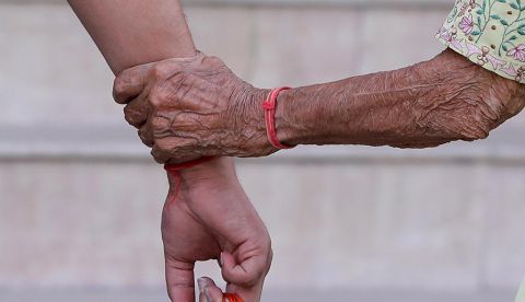 Verdugo recuerda en “La muerte más cruel” a los ancianos fallecidos por covid