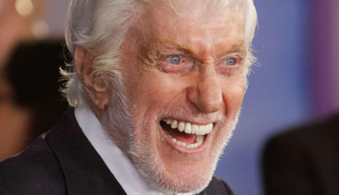El consejo de Dick Van Dyke de cultivar una actitud positiva podría resultar muy acertado. PictureLux / The Hollywood Archive / Alamy