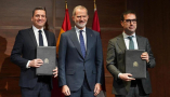 El vicepresidente Carlos Cuerpo, el rey Felipe VI y el ministro canadiense de IA e Innovación Digital, Evan Solomon. / © lamoncloa.gob.es. Ministerio de la Presidencia.