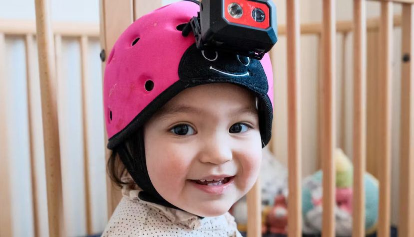 Durante 18 meses de la vida de Sam, un niño australiano, han recogido 61 horas de imágenes y grabaciones de audio que han servido para generar un modelo de lenguaje para las IA. Wai Kei Vong, autor del estudio, CC BY-SA