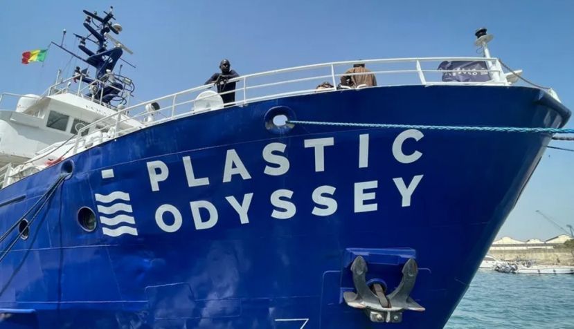 El barco Plastic Odyssey surca los mares para luchar contra los plásticos