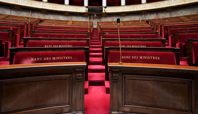 Et si la Vᵉ République était devenue un obstacle à la normalisation de la vie politique française?