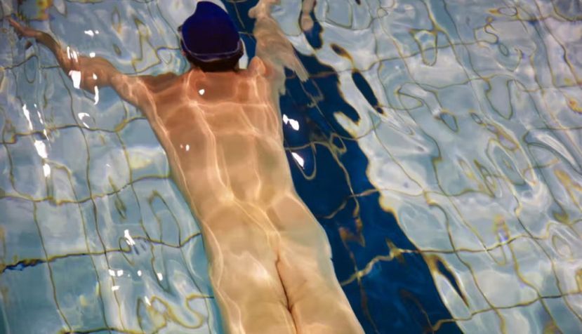 Nageur naturiste à la piscine Roger Le Gall à Paris dans le 12e arrondissement. Geoffroy Van Der Hasselt / AFP