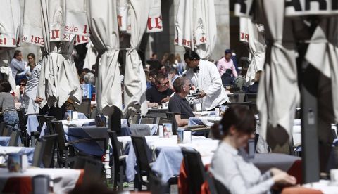 Francia y Espagna por las risas