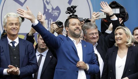 Matteo Salvini (centro), flanqueado por líderes nacionalistas europeos, en una imagen de archivo.