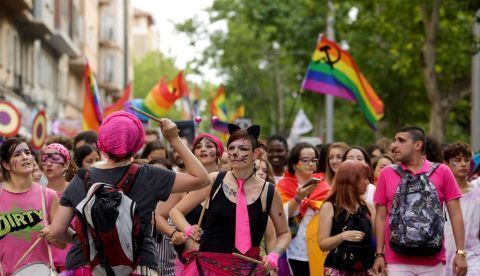 Marcha celebrada en Zaragoza con motivo del Día del Orgullo LGTBI, el pasado mes de junio. EFE/Archivo 	