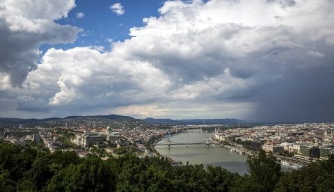 Vista del Danubio a su paso por Budapest. EPA/BALAZS MOHAI/Archivo