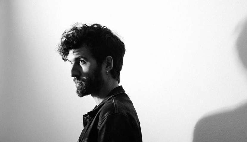 Guille Galván presenta en directo su álbum debut, Nadie con ese nombre vive aquí