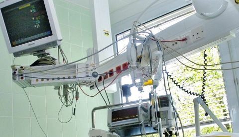 En Chile las enfermedades cardiovasculares causadas por los trastornos del corazón y vasos sanguíneos, como los ataques cardíacos y accidentes cerebrovasculares, son la principal causa de muerte, con un 27,2 % de los decesos totales, según datos del estatal Instituto Nacional de Estadísticas (INE). EFE/Archivo