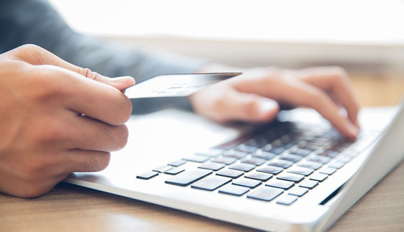 El bombardeo de información dificulta la toma de decisiones en compras online: así lo asegura más  del 66% de los españoles