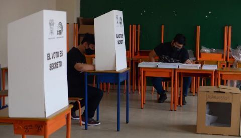 El conflicto electoral en Ecuador amenaza con recrudecer la pugna por el segundo lugar