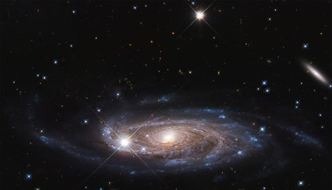 La Agencia Espacial Europea (ESA) publicó este miércoles una imagen de esta majestuosa galaxia en espiral, cuyo nombre técnico es UGC 2885, como punto de partida para las celebraciones del 30 aniversario del telescopio espacial Hubble, de la ESA y la Nasa. EFE/Foto cedida