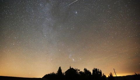 Vista de lluvia de meteoros gemínidas. EFE/Archivo