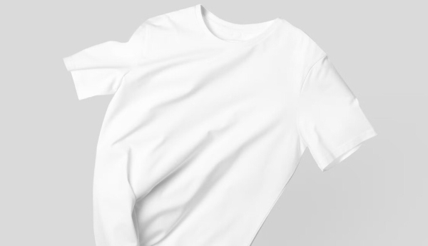 Cuando una simple camiseta blanca se vuelve tan lujosa que puede costar más de 500 euros.