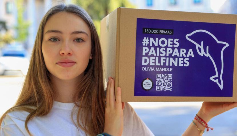 Olivia Mandle pide una ley para terminar con los delfines en cautividad