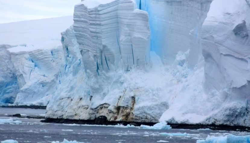 Un glaciar en Bahía Paraíso, Antártida. Jet 67 / Shutterstock