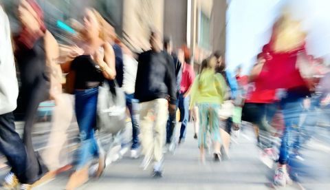 Las mujeres presentan más síntomas post-covid a largo plazo que los hombres