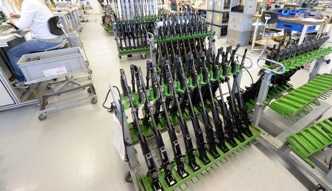 La venta de armas de asalto en EEUU incrementó violencia en México, dice ONG