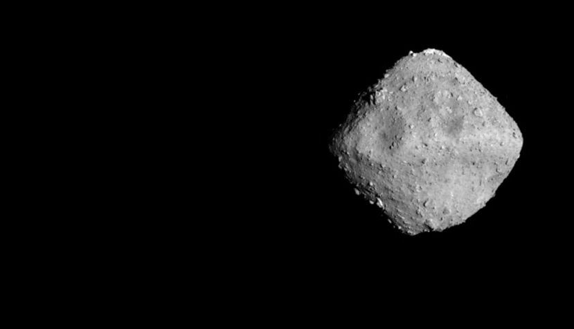 El asteroide 162173 Ryugu. Wikimedia Commons / Japan Aerospace Exploration Agency (JAXA), CC BY-SA