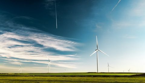 España impulsa la cooperación para acelerar la transición energética y favorecer el despliegue de las energías renovables