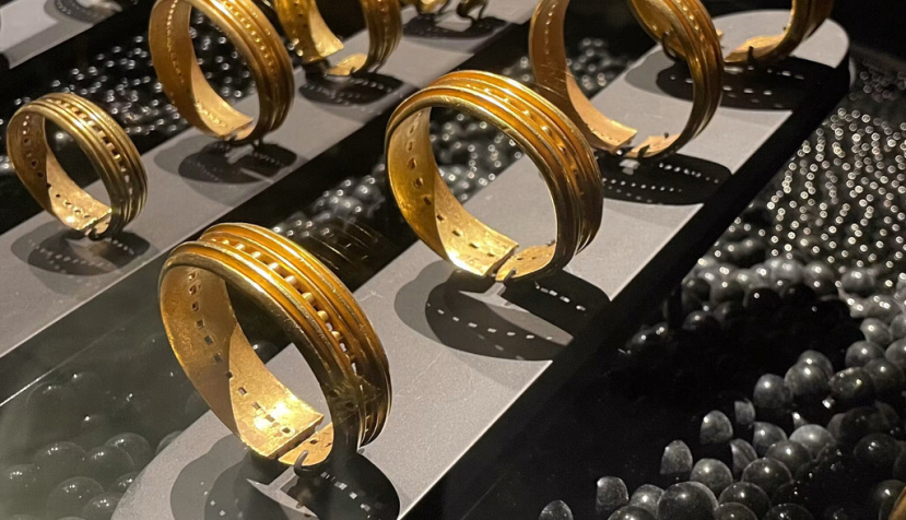 El Tesoro de Villena expuesto en el museo en marzo de 2026. Paco Burgada/Shutterstock