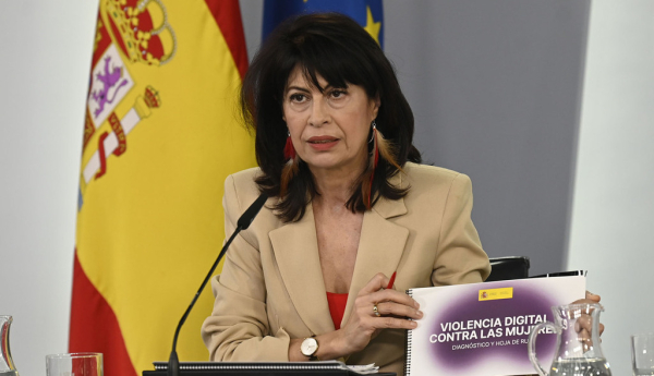 La ministra de Igualdad, Ana Redondo, durante la rueda de prensa tras el Consejo de Ministros. | Moncloa/Carlos Herrero