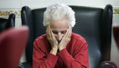 El equipo descubrió que al centrarse en los cambios genéticos causados por influencias distintas de las secuencias de ADN, llamadas epigenéticas, fue posible revertir el deterioro de la memoria en ratones. EFE/Archivo