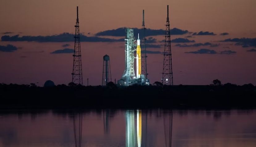 El Sistema de Lanzamiento Espacial (SLS) de la NASA con la nave espacial Orión a bordo. NASA