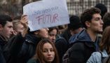 En 2018, manifestation de lycéens contre les réformes du système éducatif annoncées, notamment l’augmentation des frais d’inscription pour les étudiants étrangers. AFP