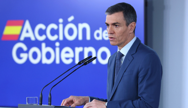 El presidente del Gobierno, Pedro Sánchez, comparece ante los medios de comunicación tras el Consejo de Ministros extraordinario. | Pool Moncloa / Fernando Calvo. La Moncloa, Madrid - 20.3.2026