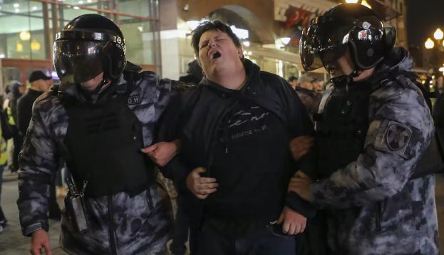 Morale problem: anti-mobilisation protesters are reportedly being given their draft papers after being arrested., EPA-EFE/Maxim Shipenkov