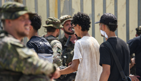 Save the Children pide agilizar el traslado de niños y niñas desde Ceuta y situar su protección por encima del debate político