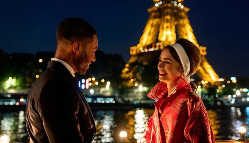 ‘Emily en París’, una serie que no escatima en tópicos parisinos. Allociné