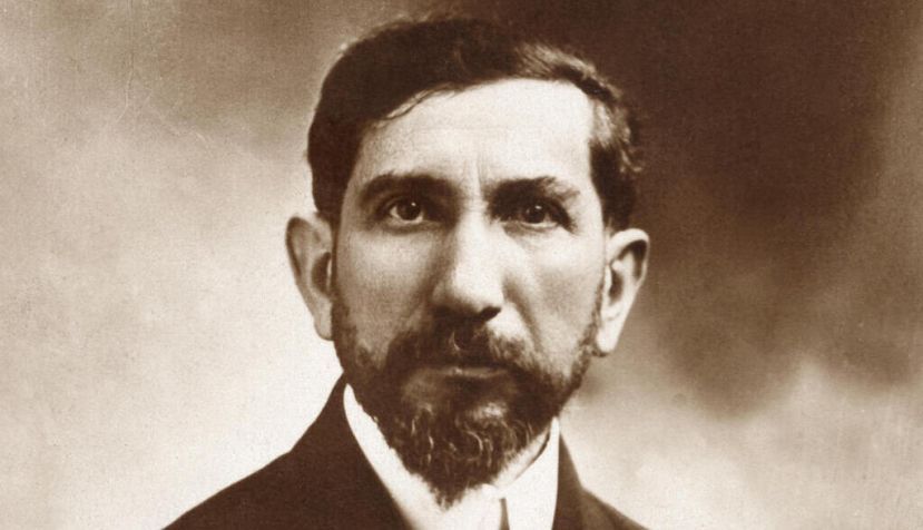 Charles Maurras fotografiado por Pierre Petit hacia 1909. / Wikipedia.