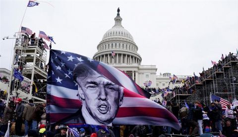 Los exteriores del Capitolio, tomados por los trumpistas.